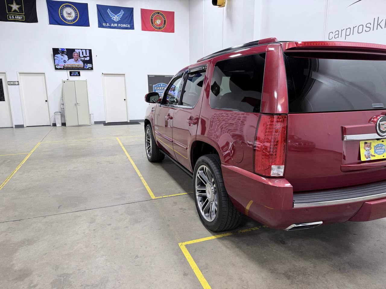Used 2013 Cadillac Escalade Premium AWD/4WD image 25