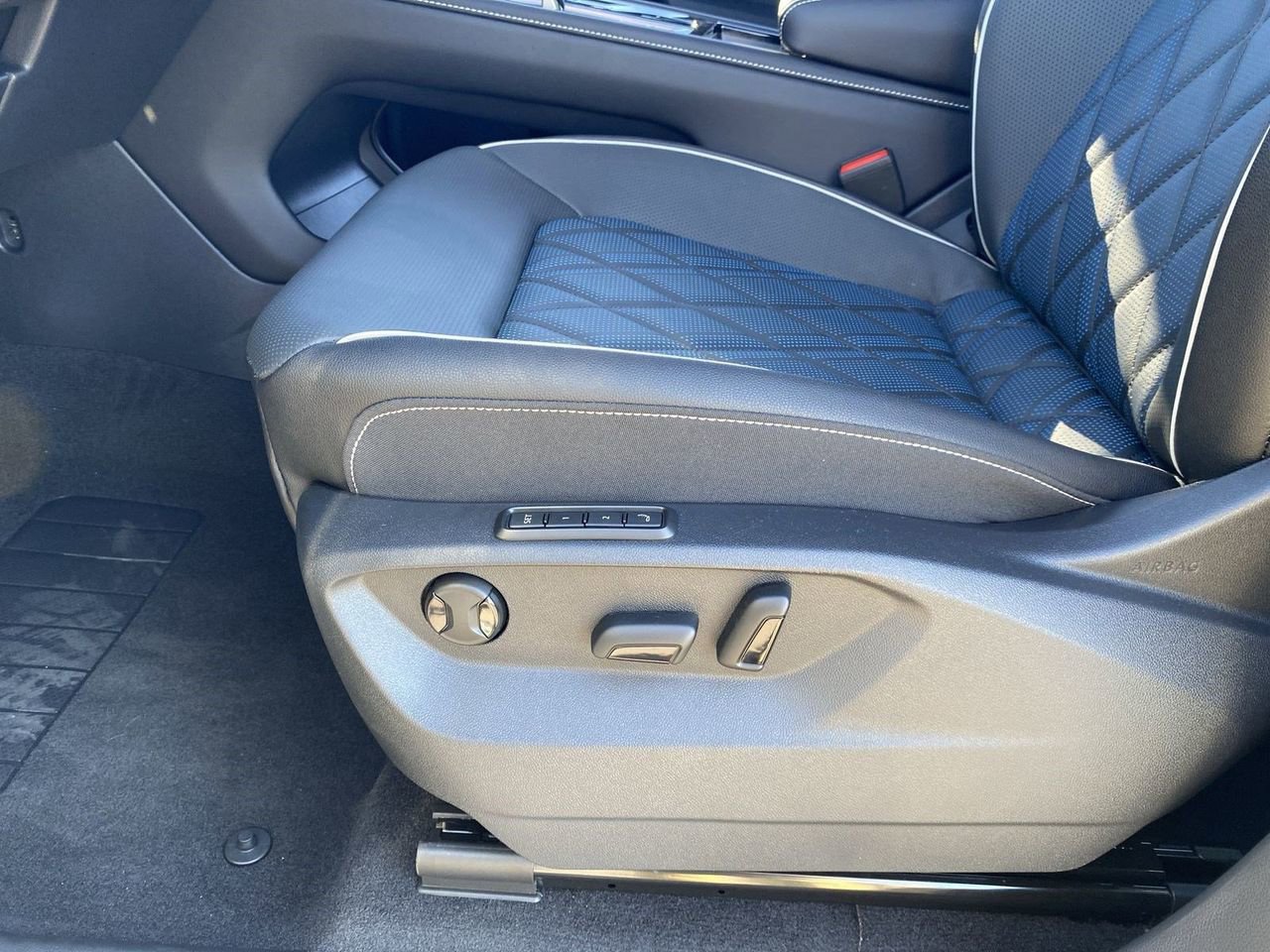 New 2026 Volkswagen Atlas Cross Sport SEL Premium R-Line image 16