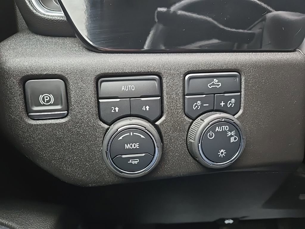 Used 2025 Chevrolet Silverado 1500 LT image 55