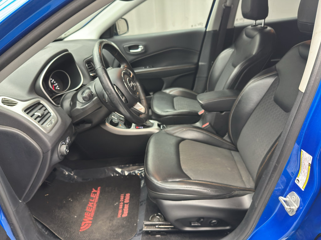 Used 2018 Jeep Compass Latitude w/ Popular Equipment Group AWD/4WD image 9
