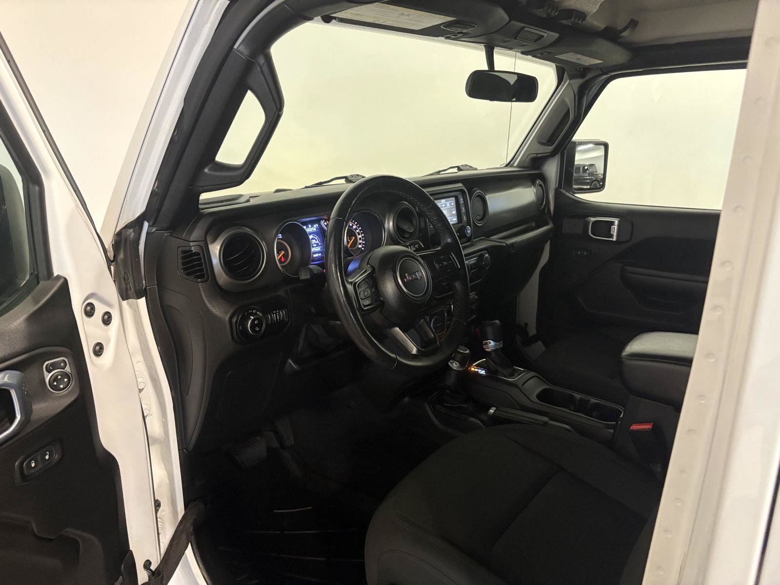 Used 2021 Jeep Gladiator Sport AWD/4WD image 16