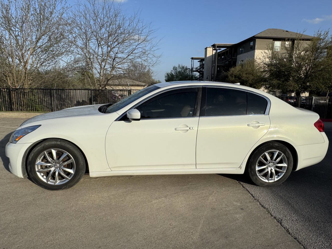 Used 2009 INFINITI G37 Journey w/ Premium Pkg RWD image 4