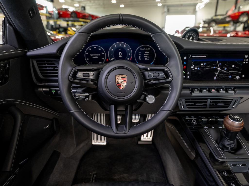 Used 2025 Porsche 911 Carrera RWD image 32