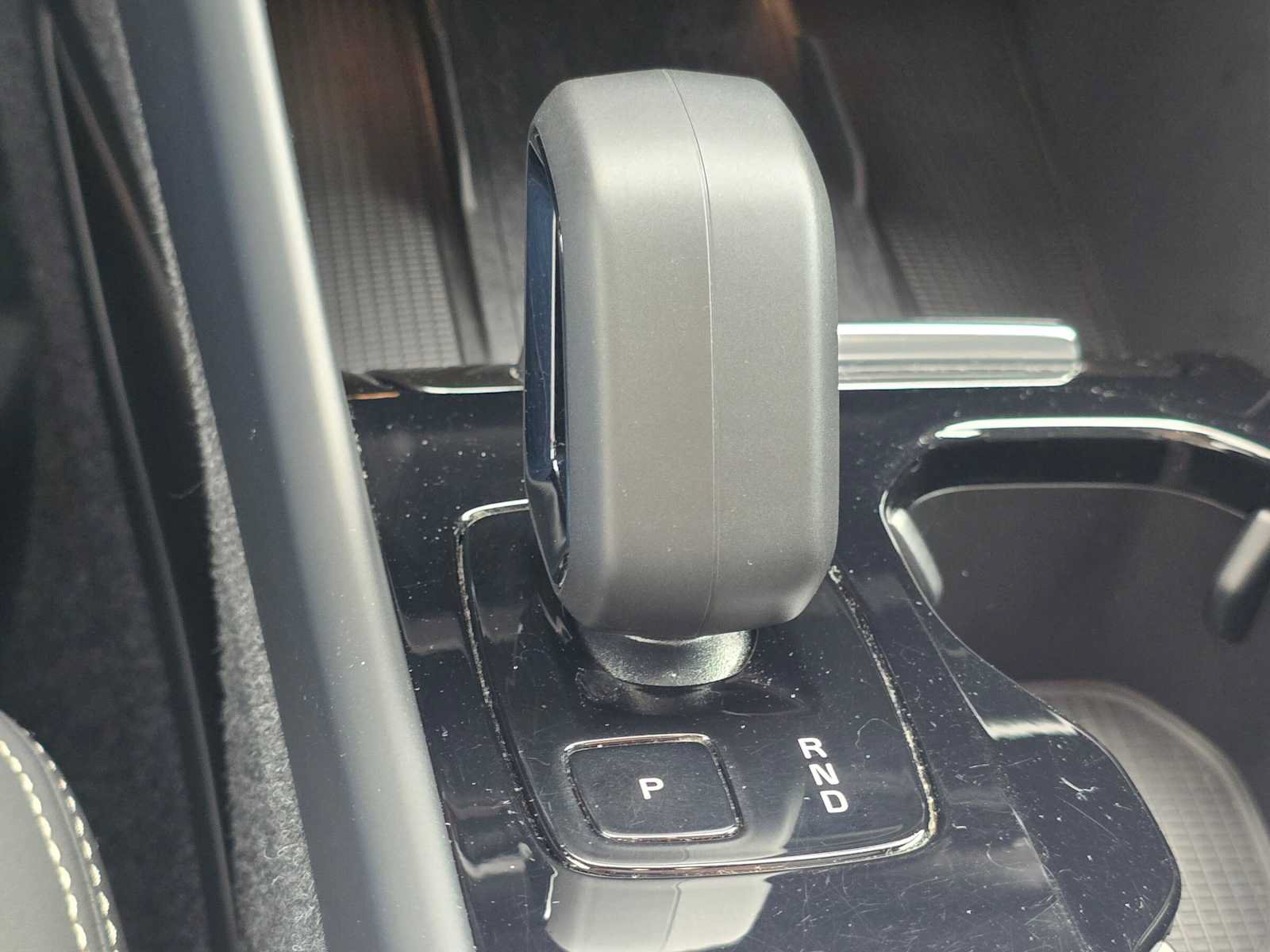 Certified 2023 Volvo C40 P8 Recharge Ultimate w/ Protection Package Premier AWD/4WD image 31