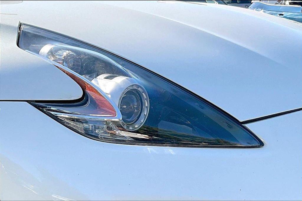Used 2016 Nissan 370Z NISMO image 26