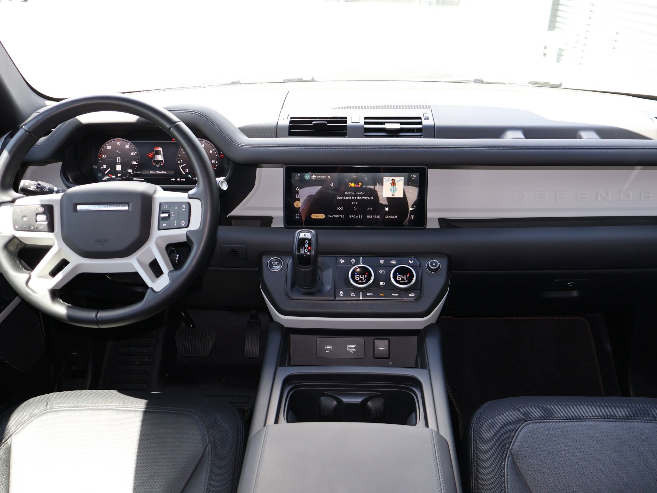 Used 2024 Land Rover Defender 110 X-Dynamic SE AWD/4WD image 21