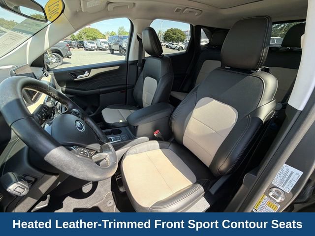 Used 2021 Ford Escape Titanium w/ Titanium Elite Package AWD/4WD image 11