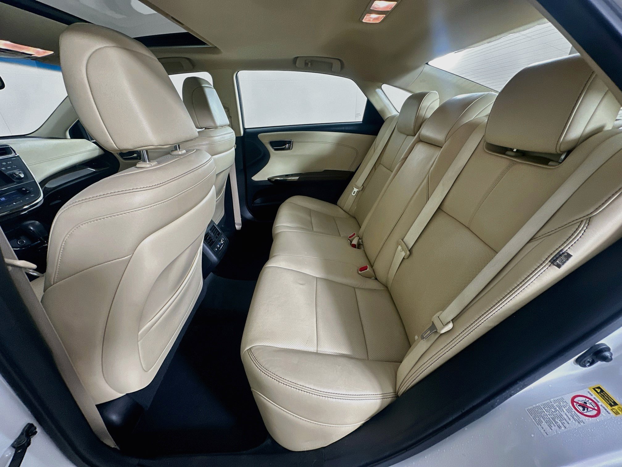 Used 2013 Toyota Avalon Limited FWD image 30