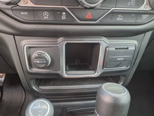 Used 2023 Jeep Gladiator Sport AWD/4WD image 21