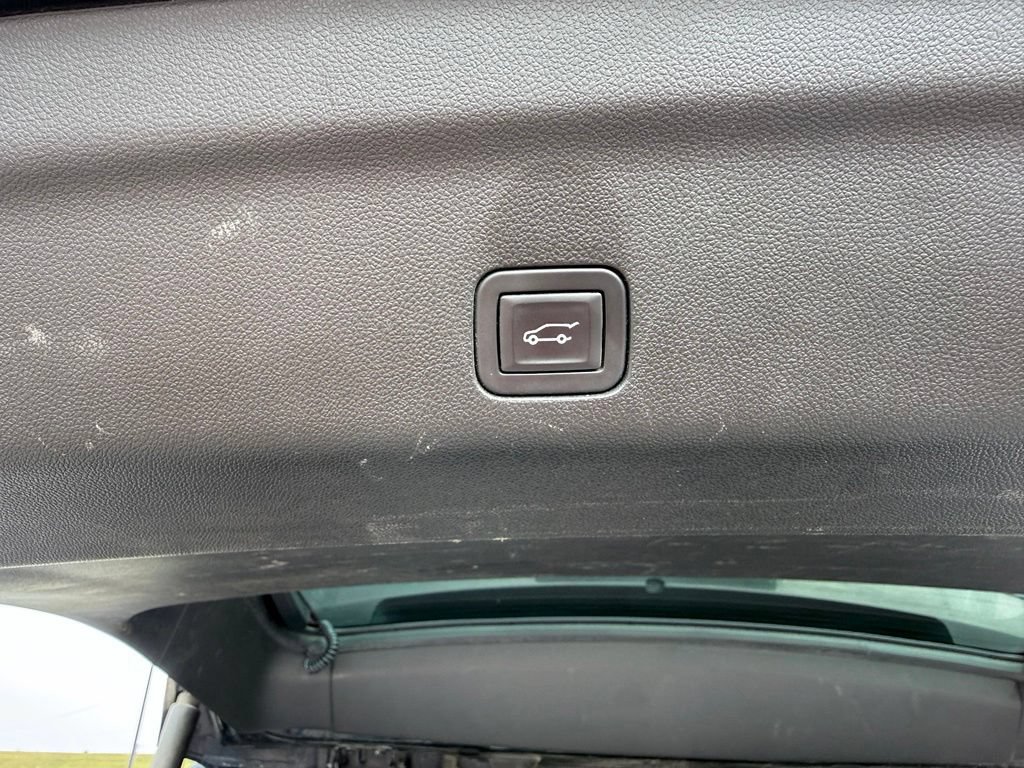 Used 2024 Chevrolet Tahoe Premier AWD/4WD image 11