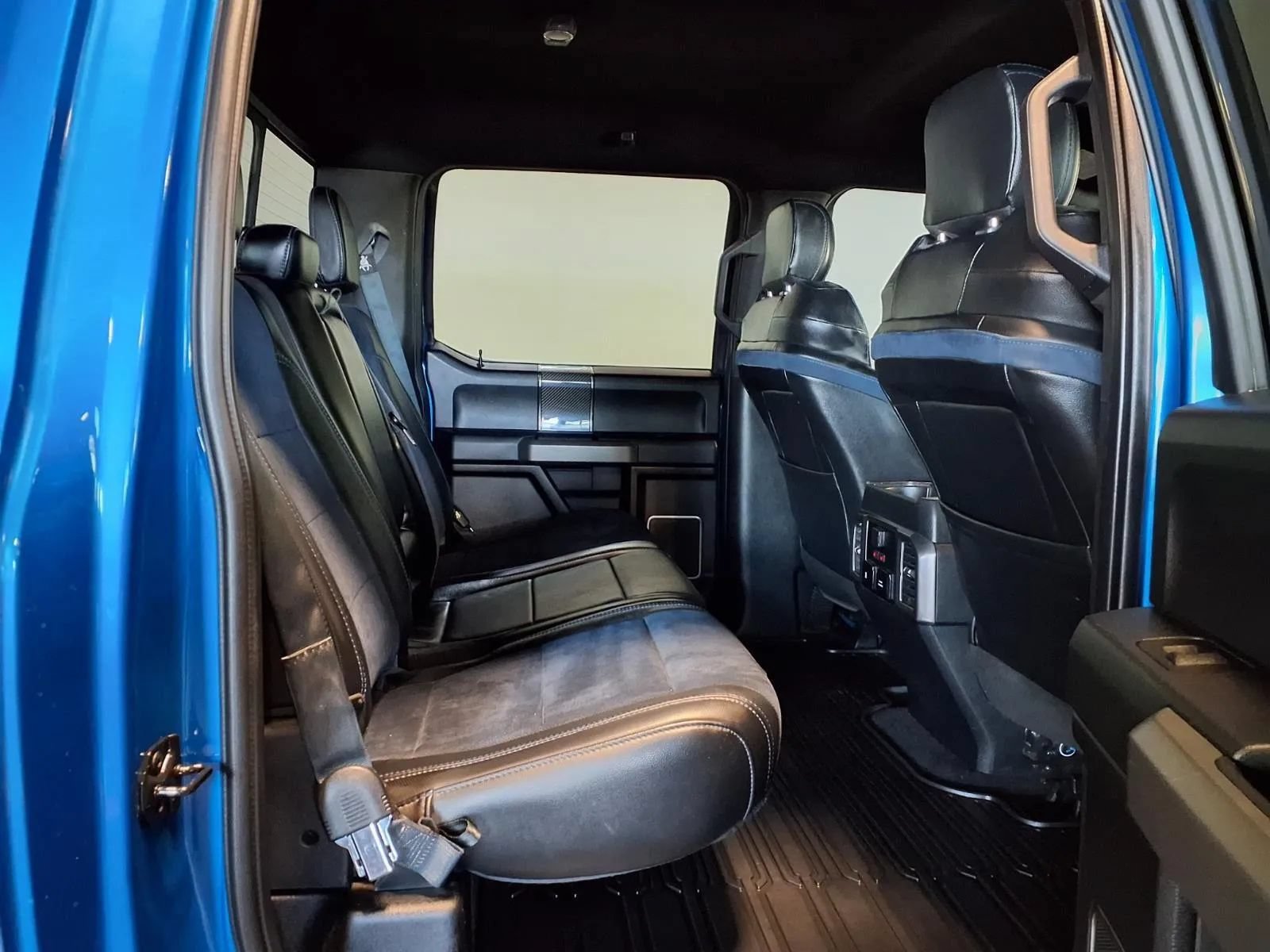 Used 2019 Ford F150 Raptor w/ Equipment Group 802A Luxury AWD/4WD image 9