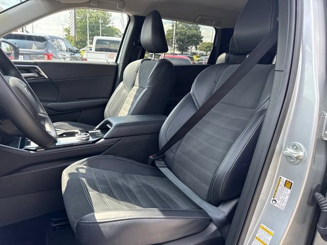 Used 2025 Mitsubishi Outlander SE FWD image 9