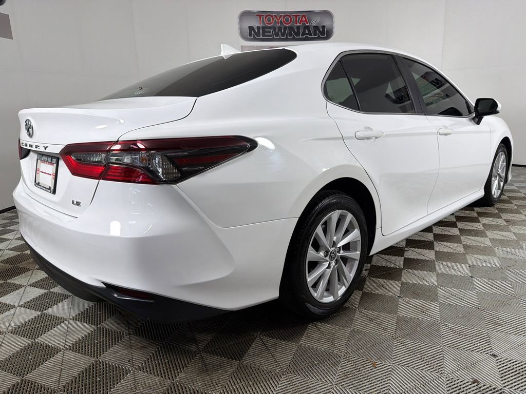 Used 2021 Toyota Camry LE FWD image 3