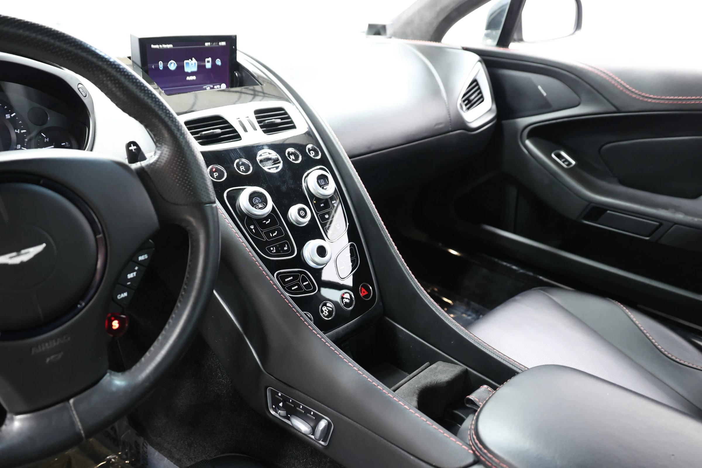 Used 2014 Aston Martin Vanquish Coupe RWD image 46
