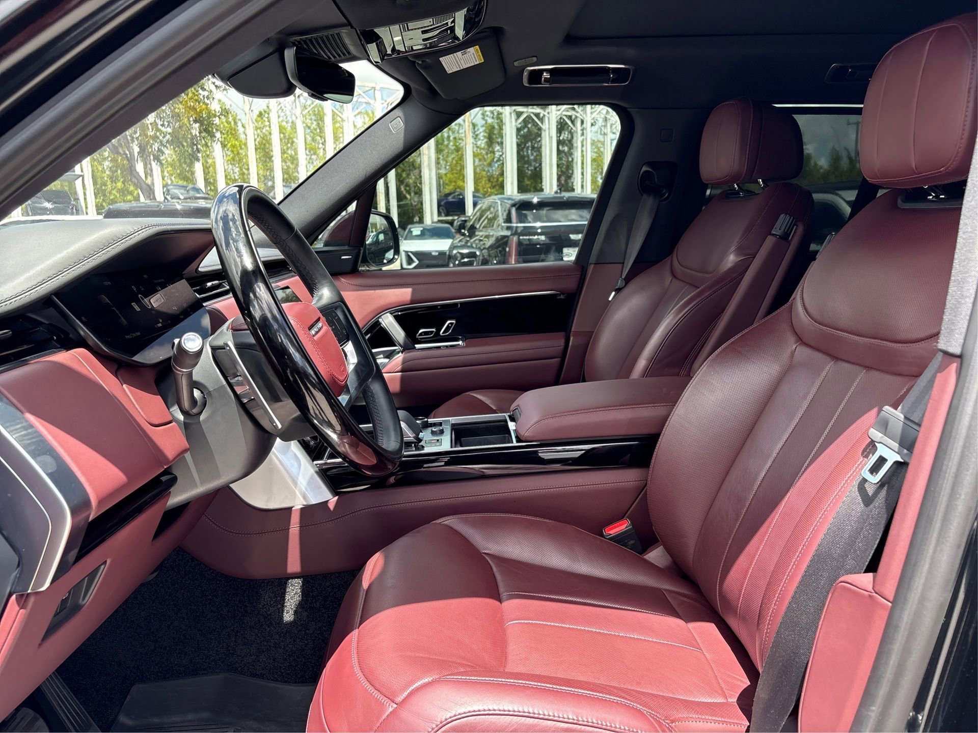 Used 2023 Land Rover Range Rover SE image 9