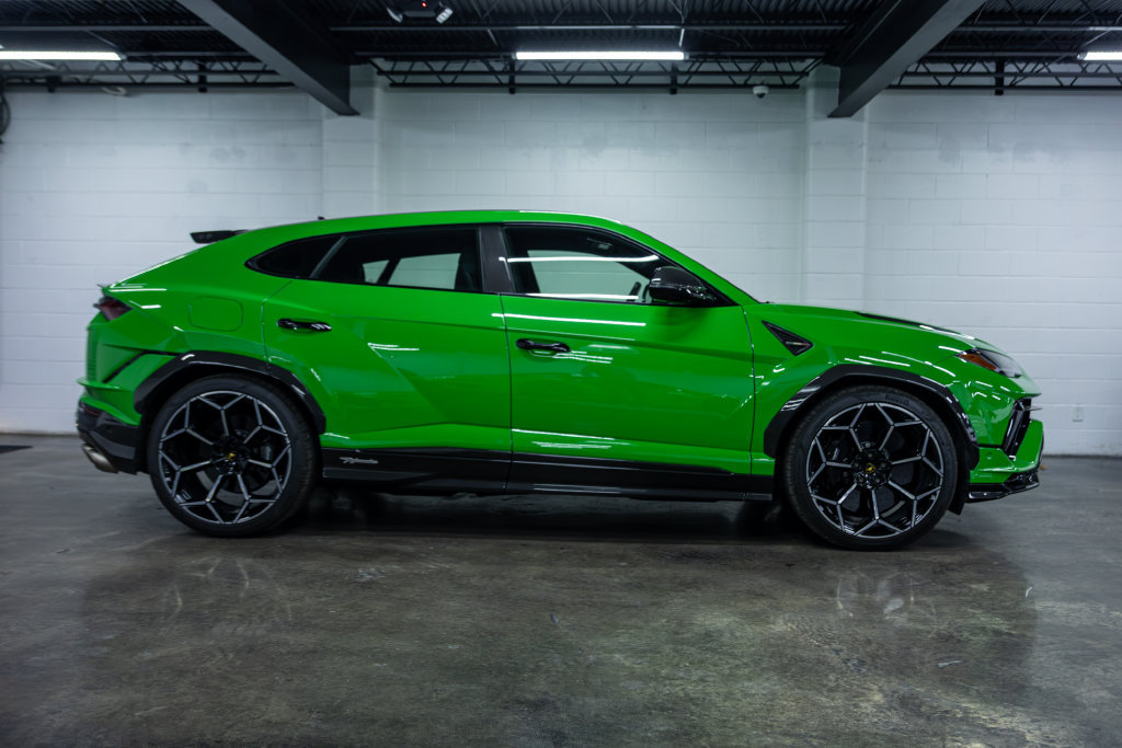 Used 2023 Lamborghini Urus Performante AWD/4WD image 2