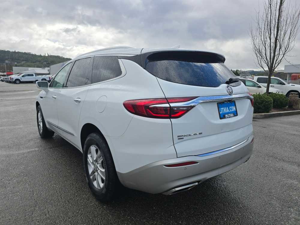Used 2020 Buick Enclave Essence w/ Sound and Sites Package image 3