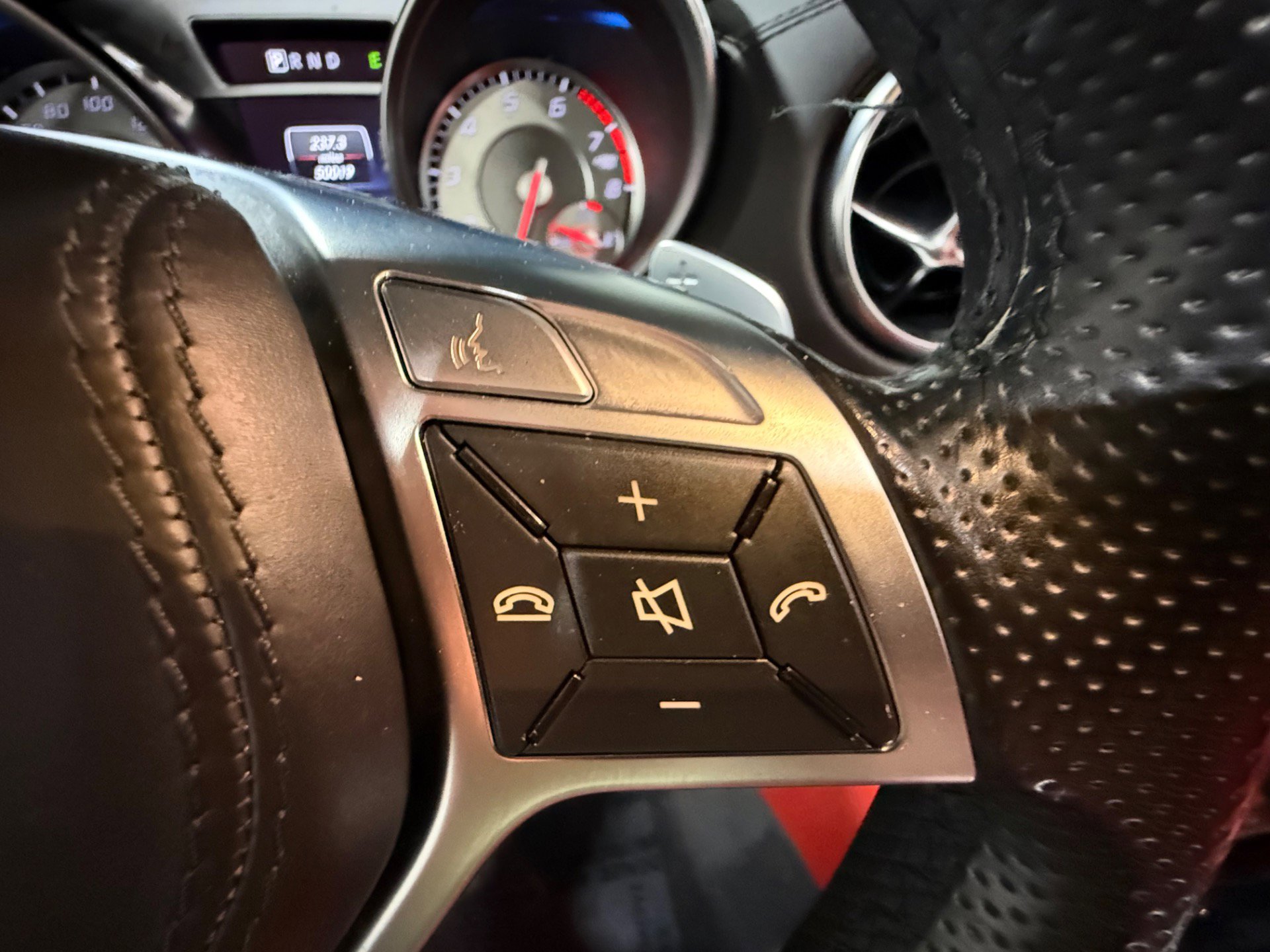 Used 2016 Mercedes-Benz SL 550 image 39