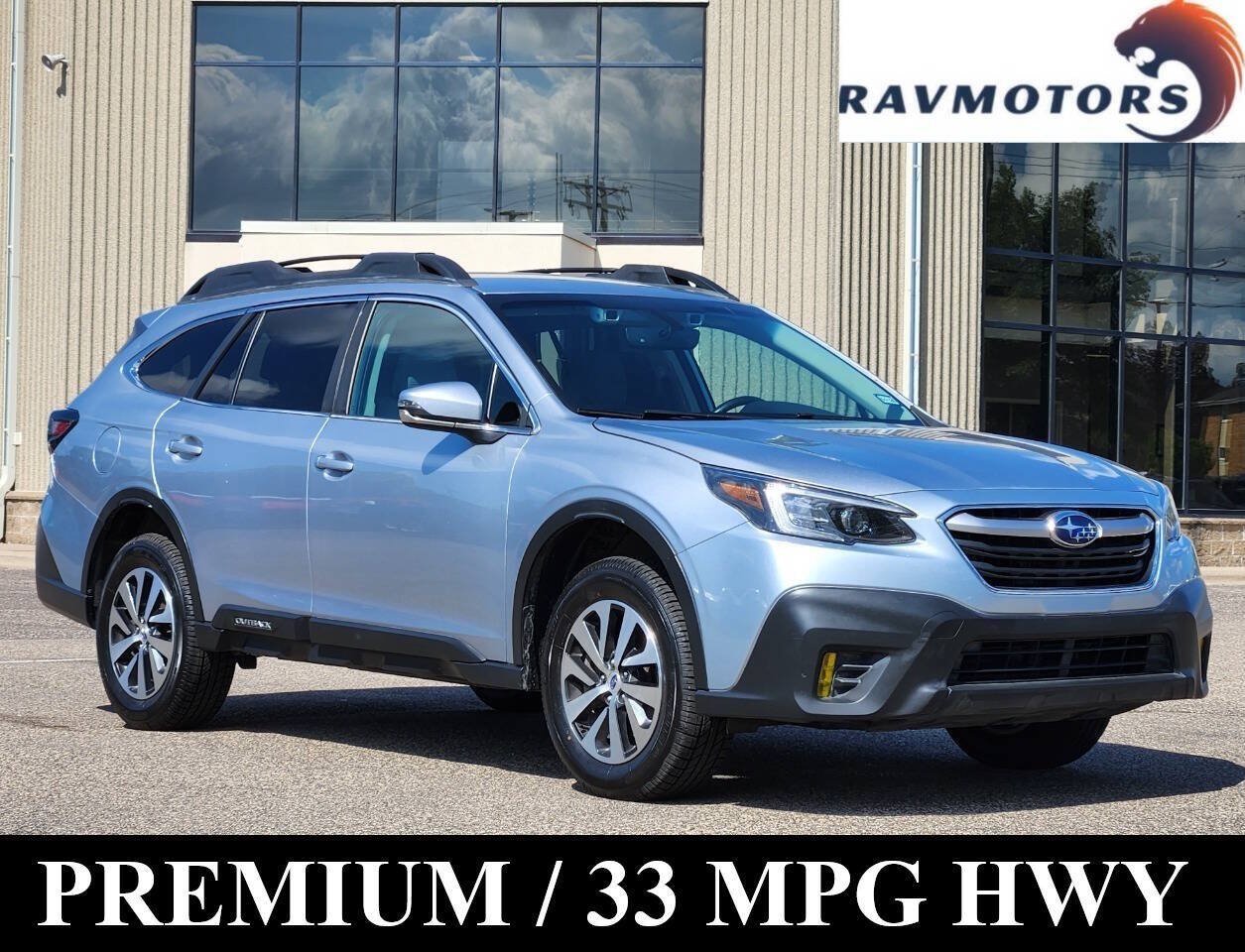 Used 2022 Subaru Outback Premium AWD/4WD image 1