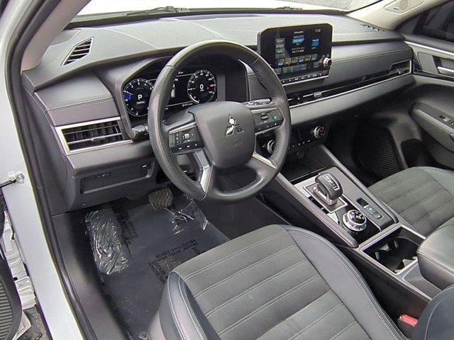 Used 2024 Mitsubishi Outlander SE FWD image 9