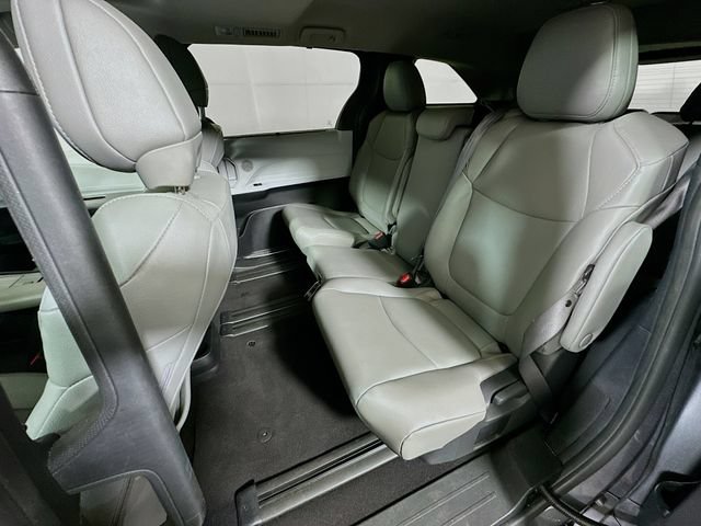 Certified 2025 Toyota Sienna XLE FWD image 24