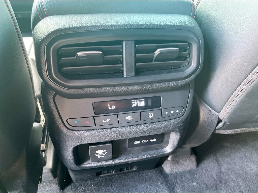 Used 2025 Honda Pilot TrailSport image 26