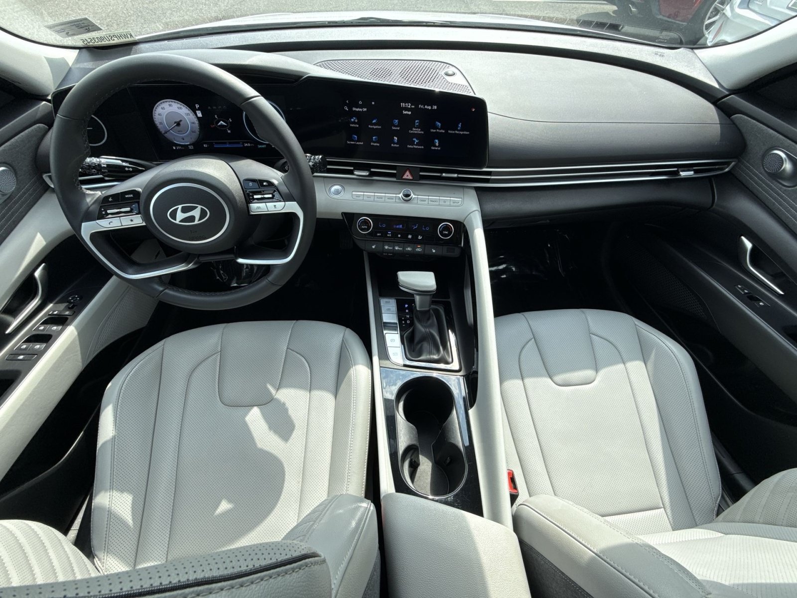 Certified 2025 Hyundai Elantra Limited FWD image 23