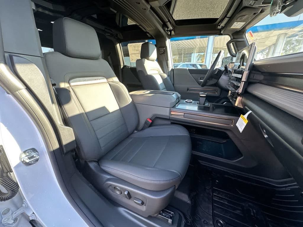 Used 2025 GMC Hummer EV 3X w/ LPO, Cargo Utility Package AWD/4WD image 29