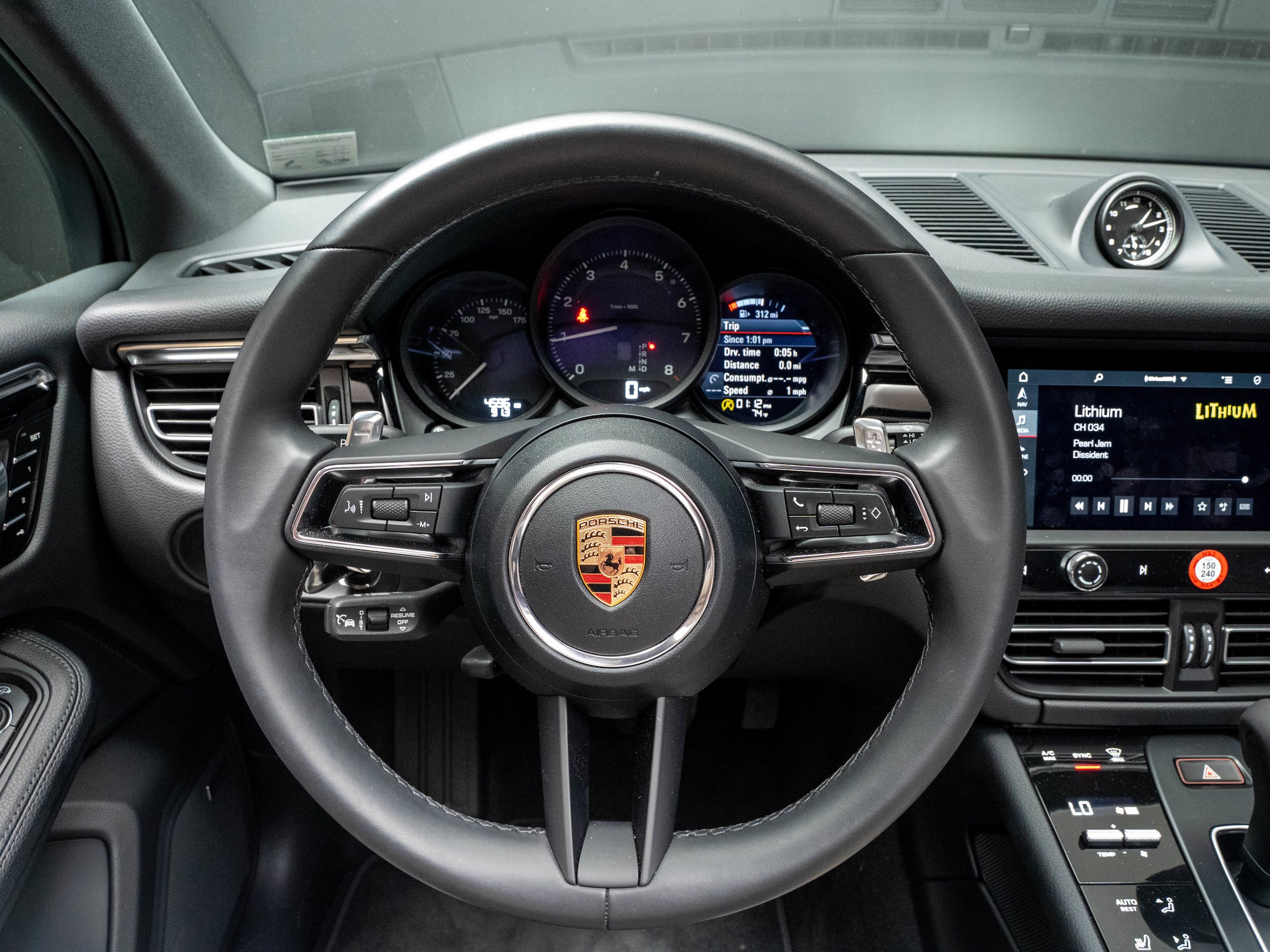 Certified 2026 Porsche Macan AWD/4WD image 19
