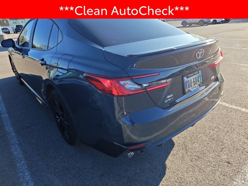 Used 2025 Toyota Camry SE image 4