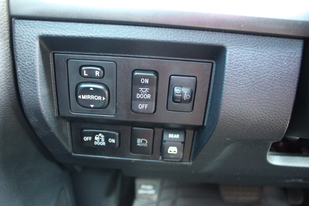 Used 2019 Toyota Tundra SR5 w/ SR5 Upgrade Package AWD/4WD image 45