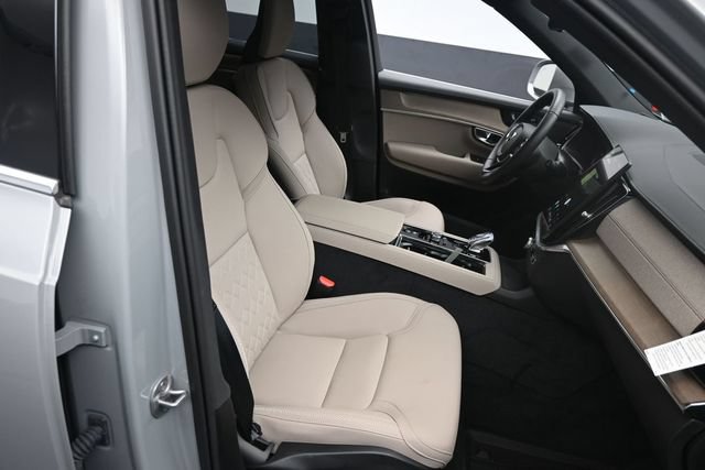 Used 2026 Volvo XC90 B6 Plus w/ Protection Package Premier AWD/4WD image 30