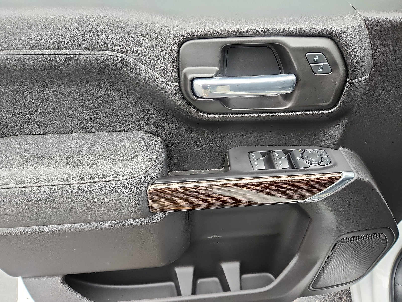 Used 2021 GMC Sierra 1500 Elevation image 13