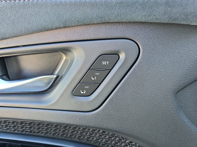 New 2025 Nissan Ariya Platinum image 16