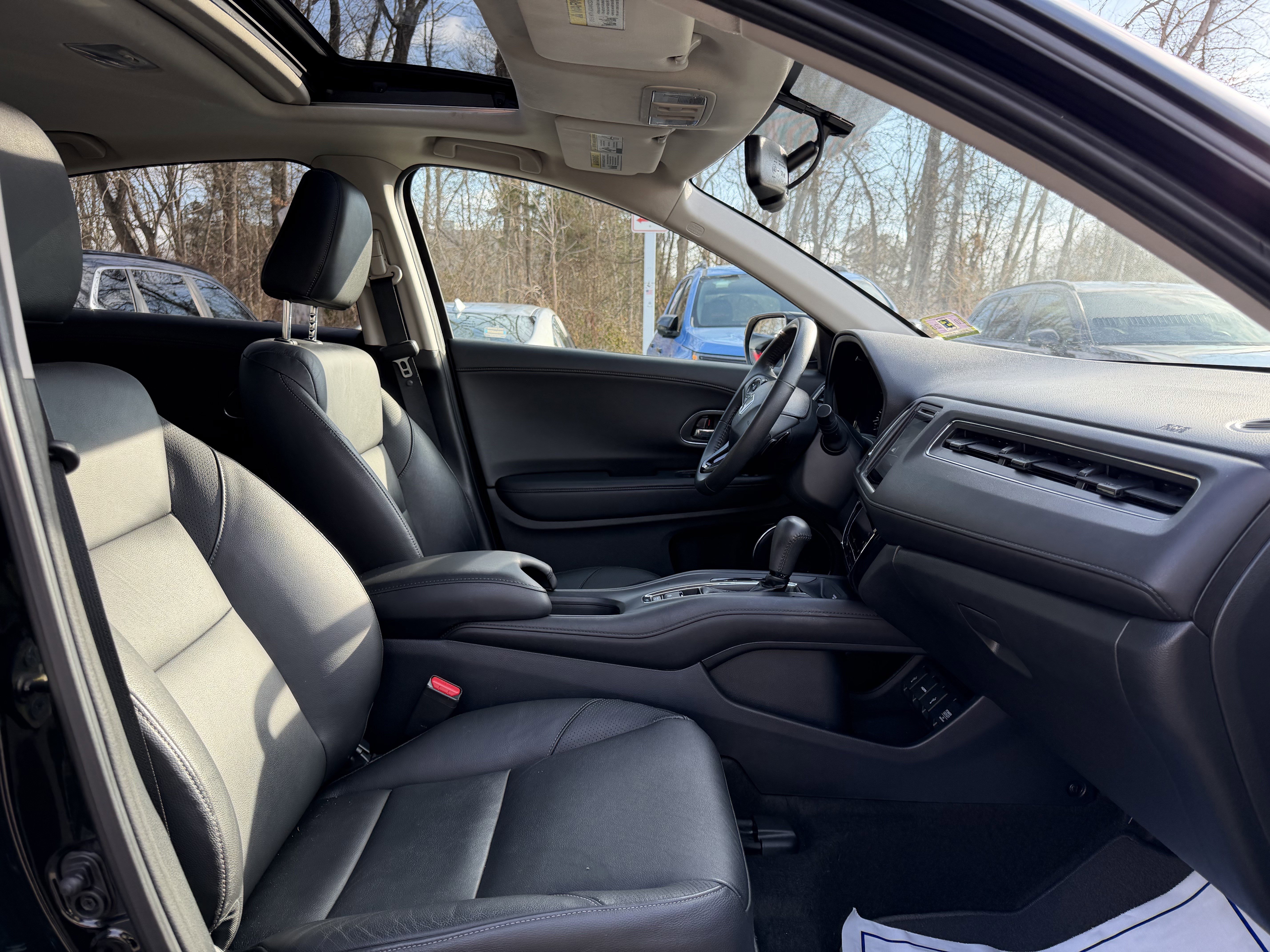 Used 2017 Honda HR-V EX-L image 12