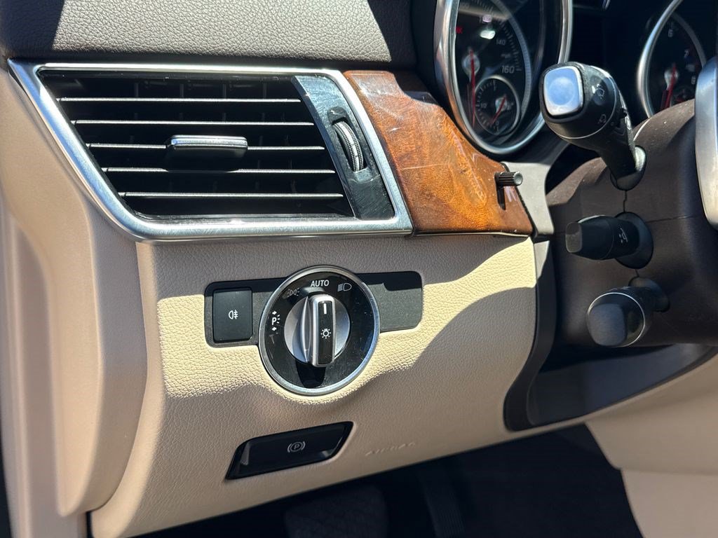 Used 2019 Mercedes-Benz GLS 450 4MATIC w/ Premium 1 Package image 24