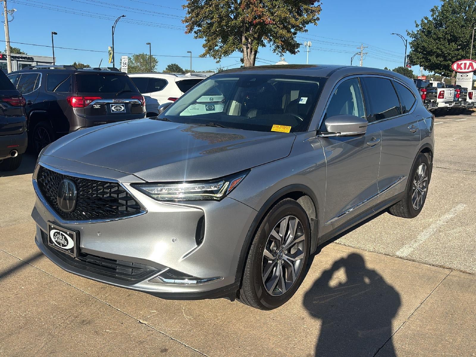 Used 2022 Acura MDX w/ Technology Package AWD/4WD image 3