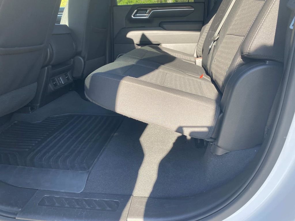 Used 2025 Chevrolet Silverado 3500 LT w/ Safety Package AWD/4WD image 17