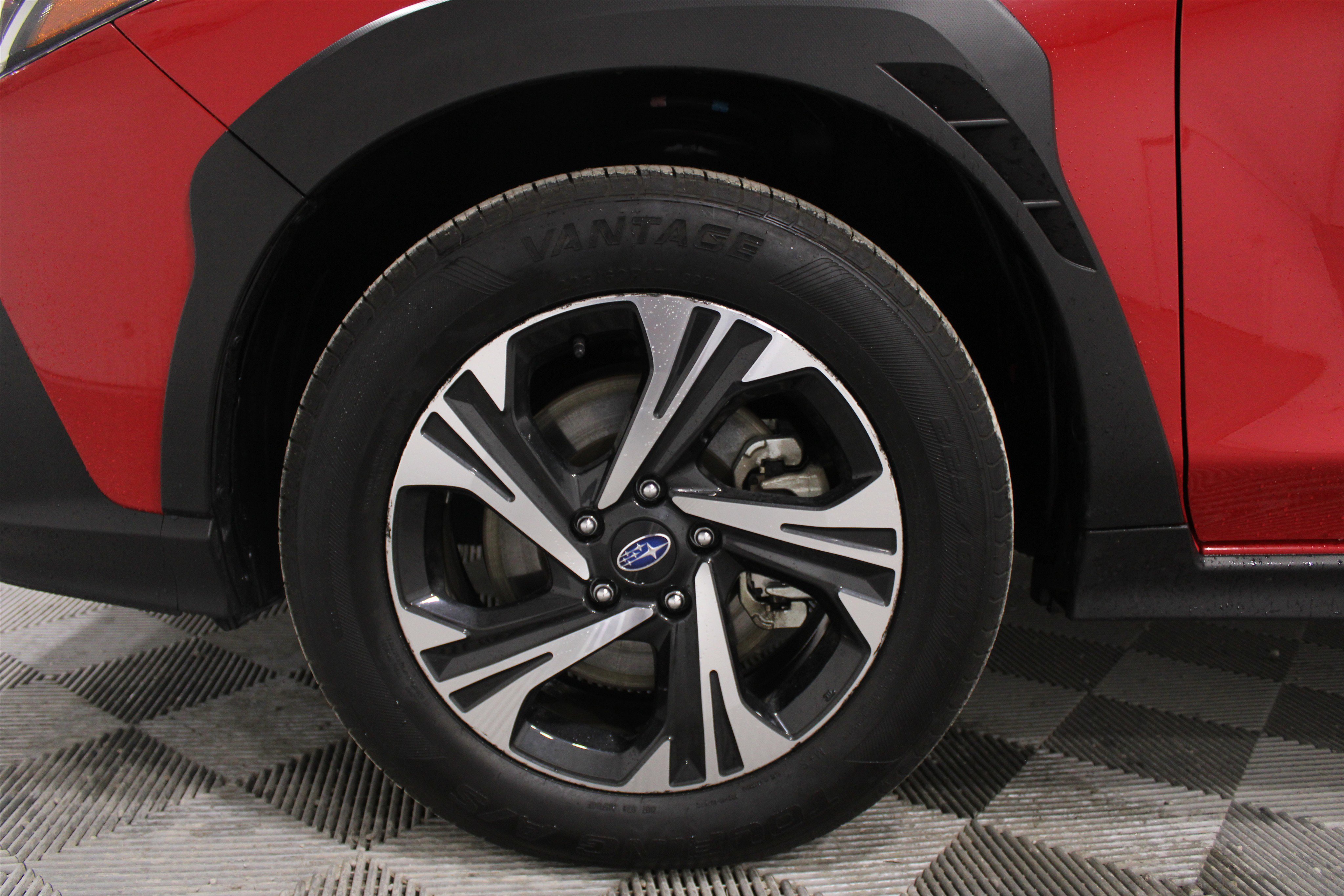 Used 2024 Subaru Crosstrek 2.0i Premium image 32