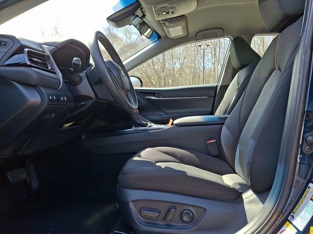 Used 2019 Toyota Camry LE FWD image 13