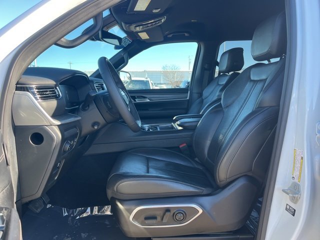 Used 2024 Jeep Wagoneer L Series II w/ Flexible Seating Group image 14