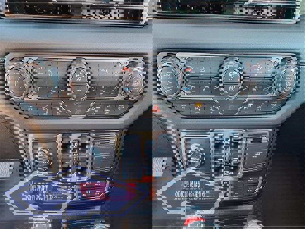 New 2026 Jeep Gladiator Mojave w/ Safety Group image 30