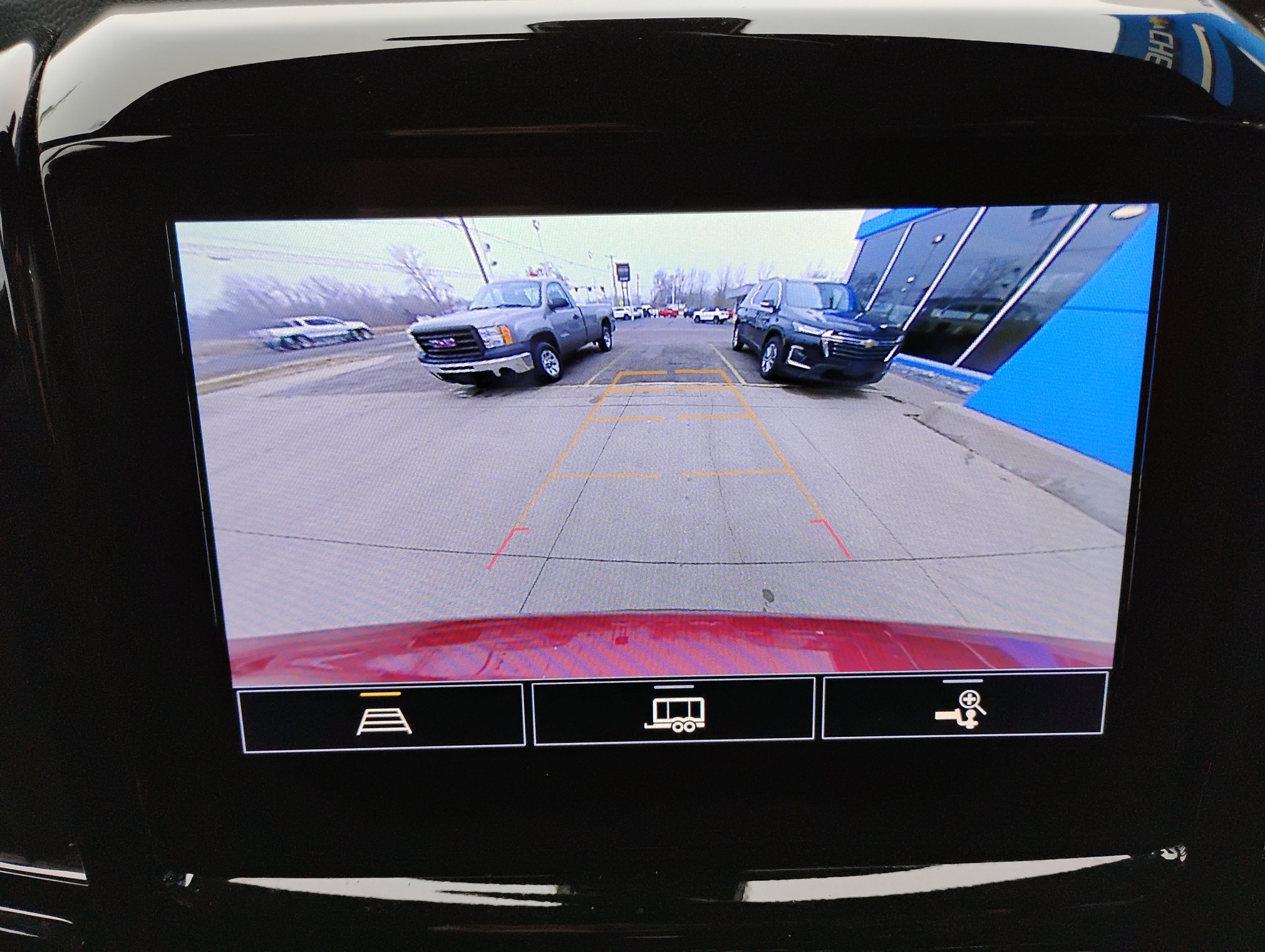 Used 2023 Chevrolet Traverse LT w/ LPO, Floor Liner Package image 6