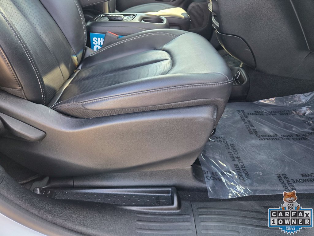 Used 2024 Chrysler Pacifica Limited FWD image 68