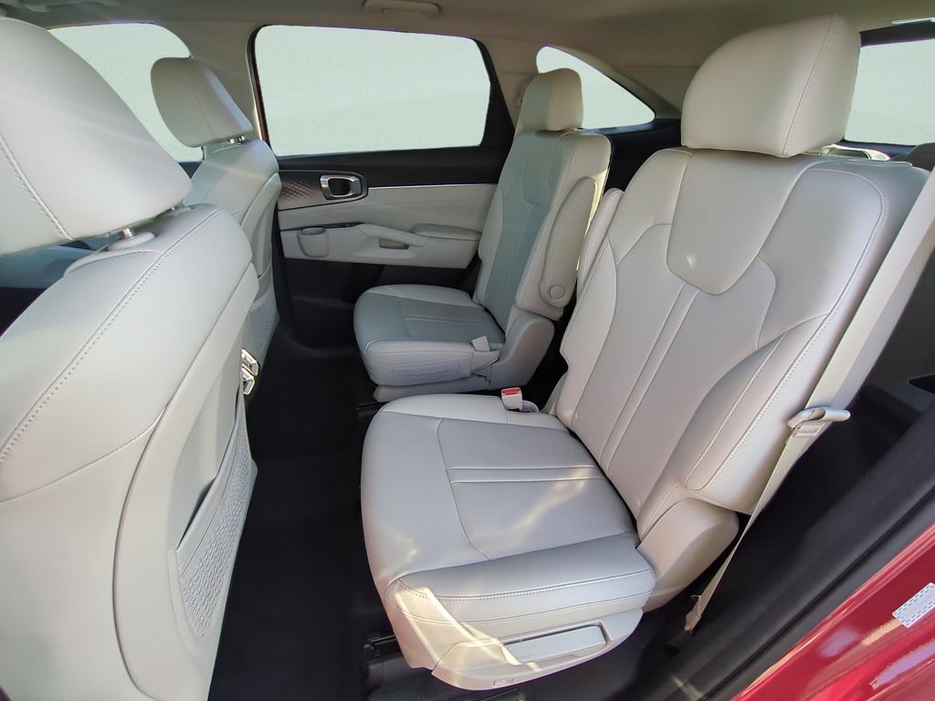 Used 2023 Kia Sorento SX FWD image 10