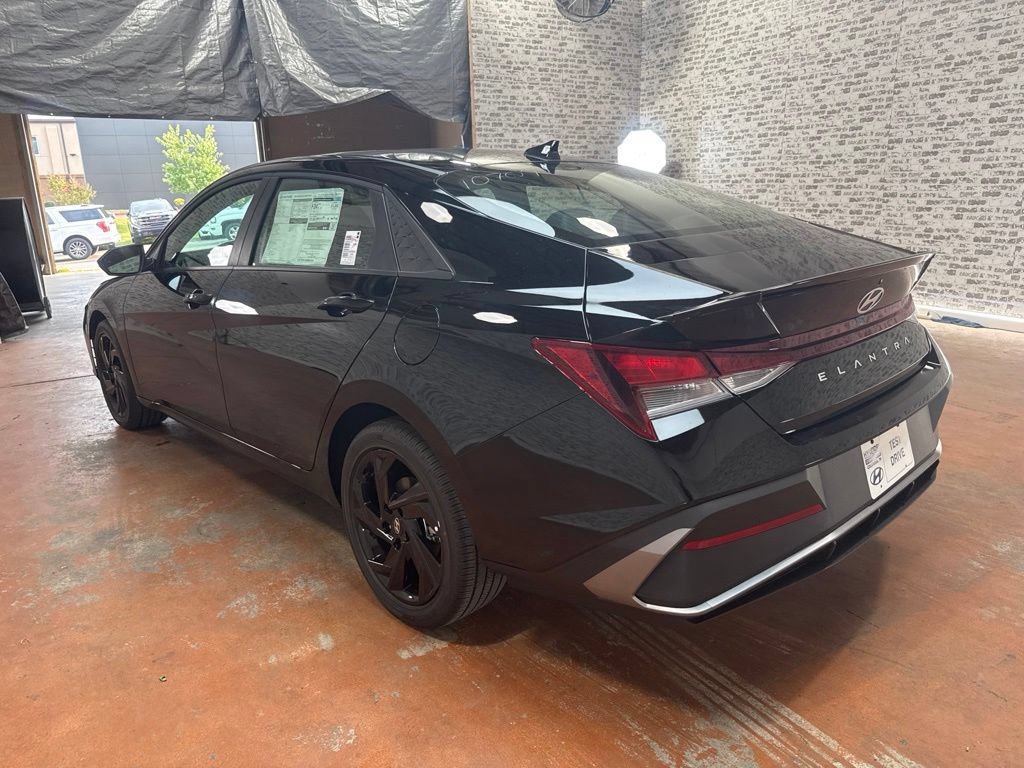 New 2026 Hyundai Elantra SEL Sport FWD image 5
