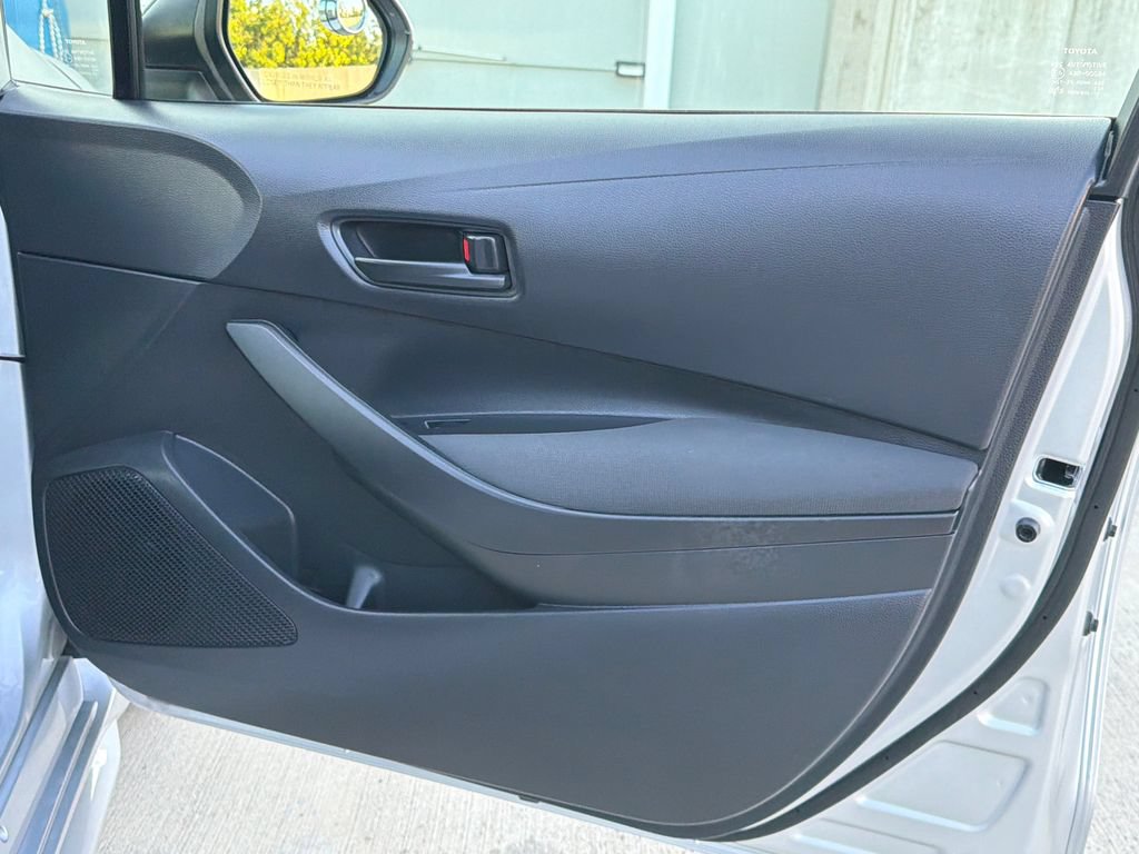 Used 2024 Toyota Corolla LE FWD image 12
