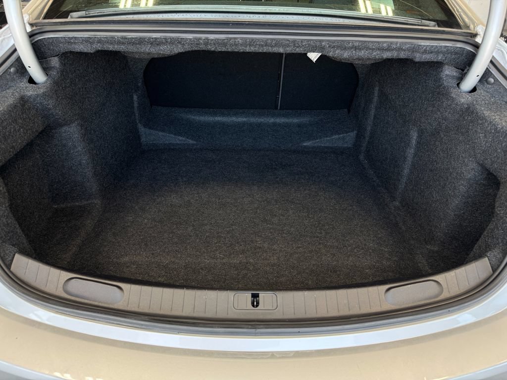 Used 2018 Chevrolet Impala Premier FWD image 25