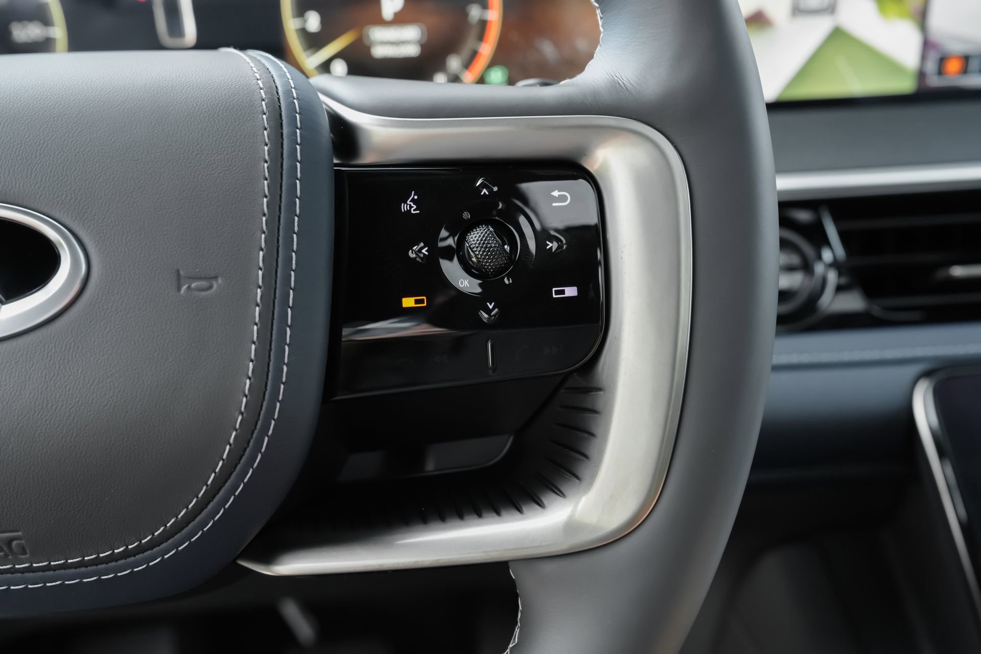 New 2026 INFINITI QX80 4WD w/ Sport Exterior Package image 18