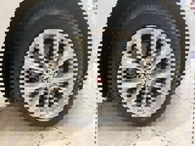 Used 2018 Jaguar XF Premium image 10